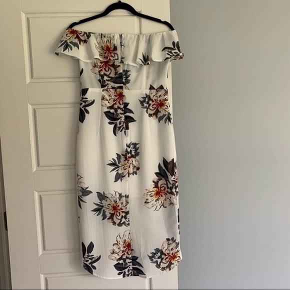 white floral dress with open front - Picture 2 of 2